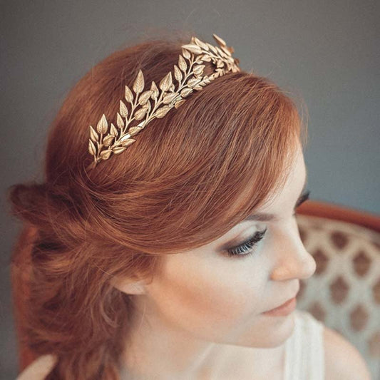 Bridal Golden Leaf Headband Alloy Crown Hair Accessories $15.00 Dana Fashion Color: Gold Women's Accessories Product information: Color: Gold non-diamond type, Silver non-diamond type Material: iron sheet Product size: 12 * 15cm Packing list: 1* Headband