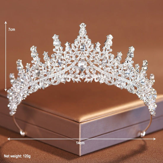 Bridal Headdress Crown Vintage Necklace Three-piece Earrings Set Pack $68.14 Dana Fashion Color: White Women's Accessories Product information: Treatment Process: Electroplating Color: White Style: Women's Material: Alloy Packing list: Headband+necklace+e