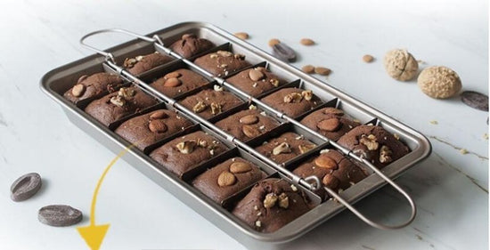 Brownie Baking Pan Cake Mould Square Bread Baking $44.58 Dana Fashion Color: Silver Dana's Kitchen Product Name: Checkered Brownie Baking Pan Size: length 31 * width 20 * height 4.9cm Thickness: 0.7mm Material: High carbon steel + European standard new Te