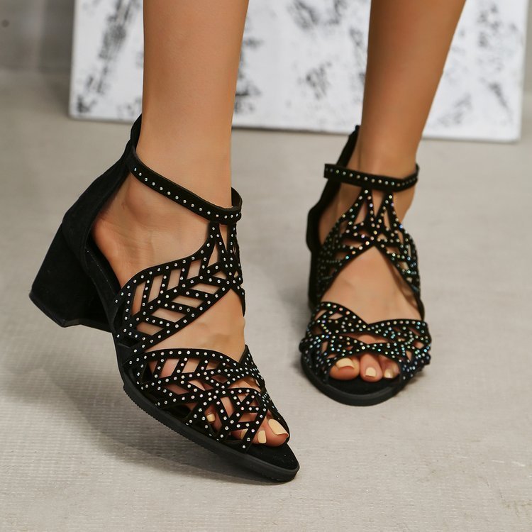 Buckled Chunky Heel Casual Plus Size Women's Roman Rhinestone Sandals $40.99 Dana Fashion Color: Black Size: 35 Women's shoes Product information: Lining material: pu Toe holder shape: Fish Mouth Color: red, black, dark brown Shoe Upper material: pu Size: