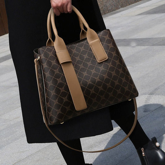 Business Commute Shoulder Bag Large Capacity Totes $85.00 Dana Fashion Color: Presbyopic Women's Bags Product information: Lining texture: Polyester Applicable scenarios: Daily matching Color: presbyopic Outer bag type: open pocket Hardness: medium and so