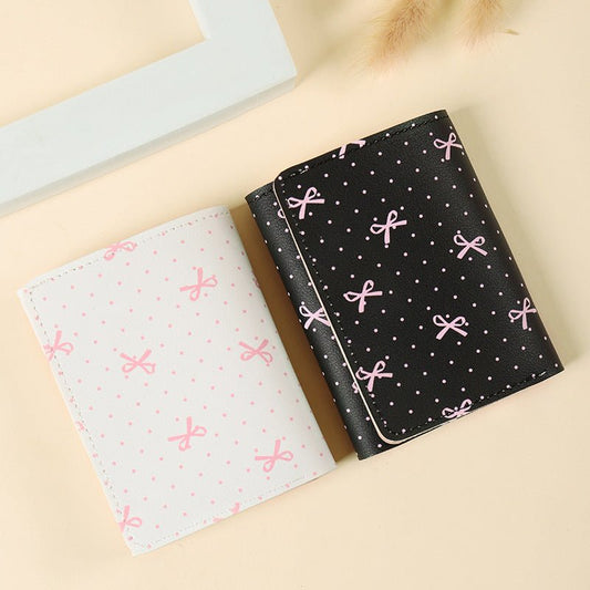 Butterfly-patterned Short Style Three-fold Wallet Multifunction $19.00 Dana Fashion Color: Beige Dots Rose Women's Bags Product information: Color: beige dot rose, pink rose, simple pen rose, black dot Rose Function: waterproof, wear-resistant, and storab