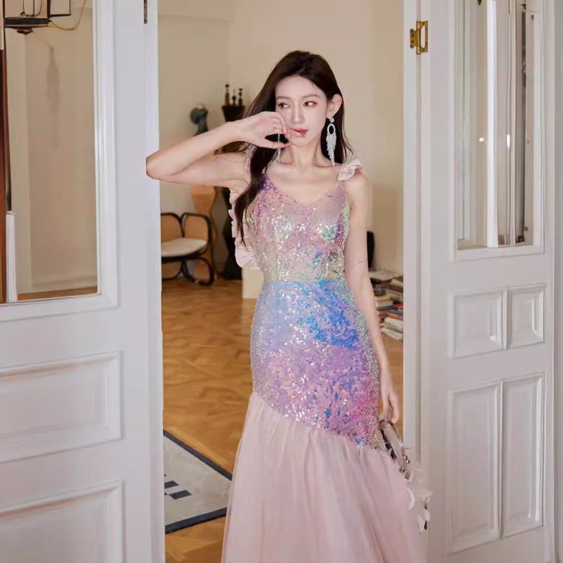 Camisole Evening Dress Light Luxury Minority $59.99 Dana Fashion Color: Pink Size: L Women's clothing Product information: Color: Pink Sleeve type: sleeveless Main fabric composition: Polyester (polyester fiber) Waist Type: Mid waist Size: S,M,L,XL Applic