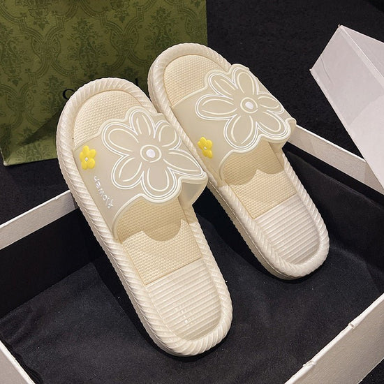 Cartoon Home Slippers For Women Summer $25.82 Dana Fashion Color: Beige Size: 36or37 Women's shoes Product information: Toe holder shape: round head Color: black, khaki, beige Shoe Upper material: PVC Size: 36-37 [smaller size],38-39 [smaller size],40-41