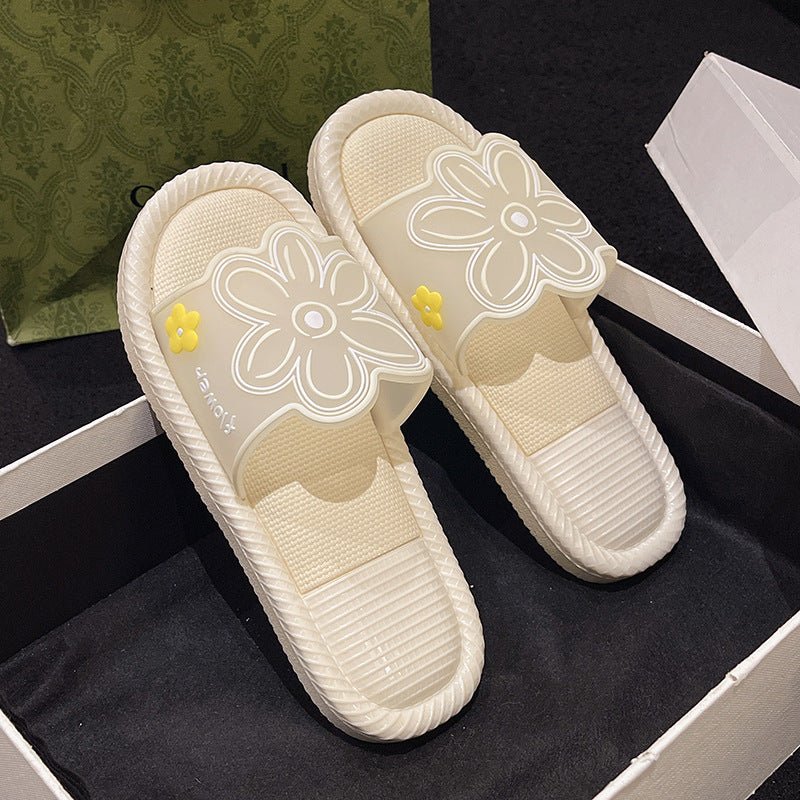 Cartoon Home Slippers For Women Summer $25.82 Dana Fashion Color: Beige Size: 36or37 Women's shoes Product information: Toe holder shape: round head Color: black, khaki, beige Shoe Upper material: PVC Size: 36-37 [smaller size],38-39 [smaller size],40-41