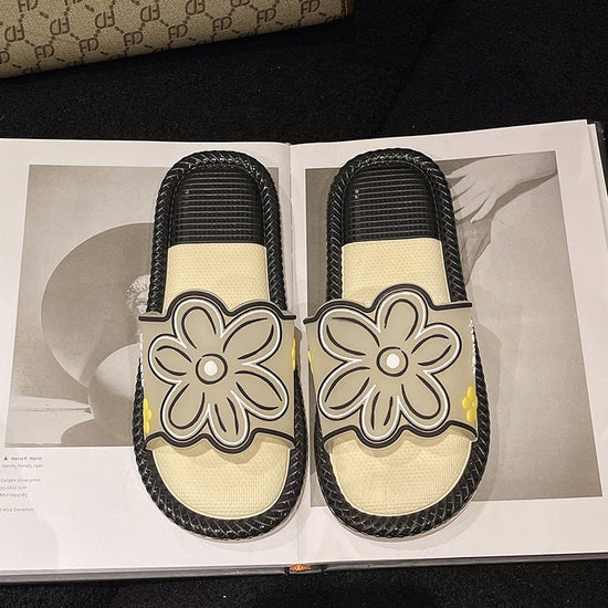 Cartoon Home Slippers For Women Summer $25.82 Dana Fashion Color: Black Size: 36or37 Women's shoes Product information: Toe holder shape: round head Color: black, khaki, beige Shoe Upper material: PVC Size: 36-37 [smaller size],38-39 [smaller size],40-41