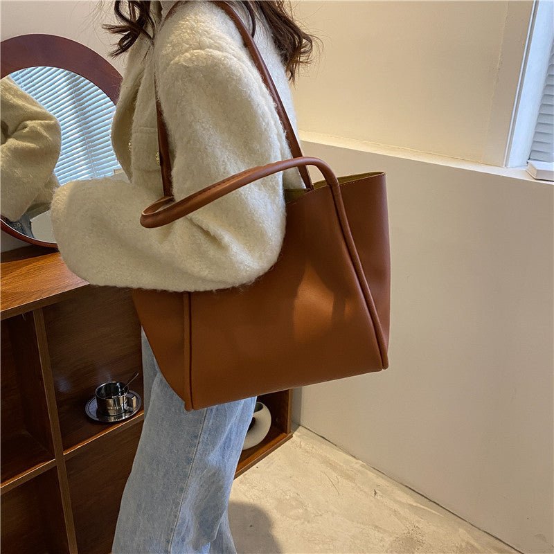 Casual Large Capacity Tote Bags For Women Fashion Solid Color Shopping Shoulder Bag With Wallet Ladies Handbag $36.50 Dana Fashion Color: Black Women's Bags Product information: Material:PU Style: fashionable and simple Features:Solid color Color: khaki,