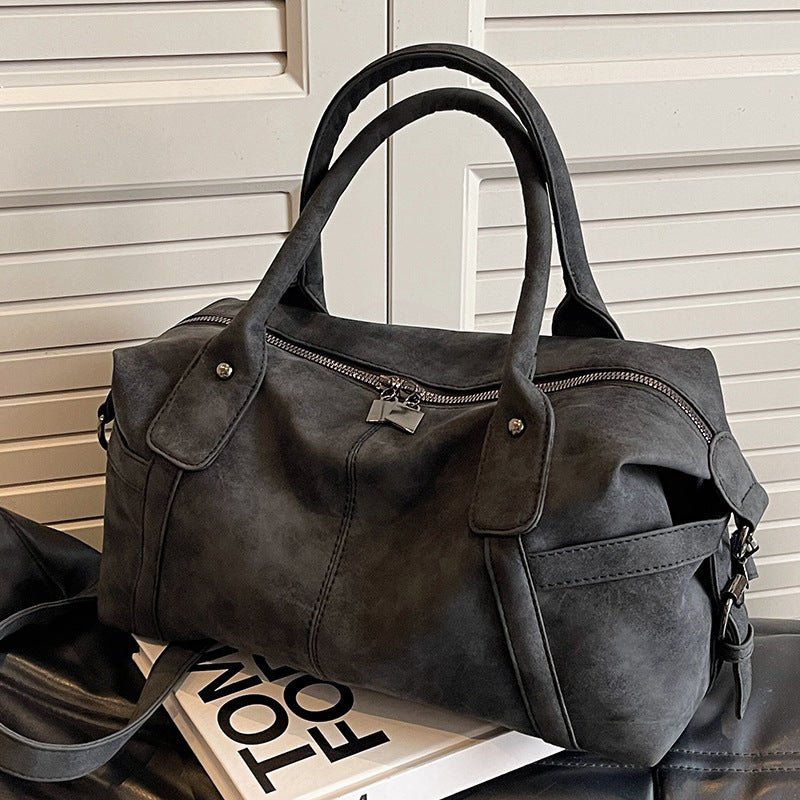 Casual Versatile Large Capacity Shoulder Messenger Bag $49.00 Dana Fashion Color: Black Women's Bags Product information: Applicable Gender: Female Pattern: solid color Applicable scenario: leisure travel Color: khaki, Black Material: Pu Style: street tre