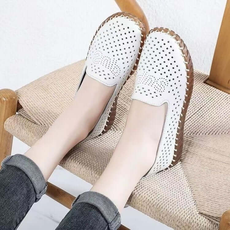 Casual Women's Shoes Soft Sole $35.90 Dana Fashion Color: Beige Size: 35 Women's shoes Product information: Lening material: PU Toe holder shape: round head Color: Milky White, Black Shoe Upper material: Satin Height: wedge heel (4 ~ 6cm) Size: 35.36,37.3