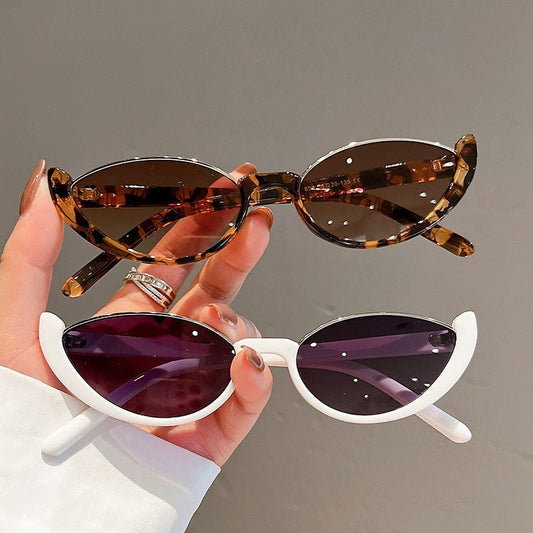 Cat Eye Sunglasses Women European And American Fashion Trending $15.52 Dana Fashion Color: Beige Frame Dried Women's Accessories Product information: Applicable scenarios: sun protection, fashion wear, stage performance, party gathering Color: Black Frame