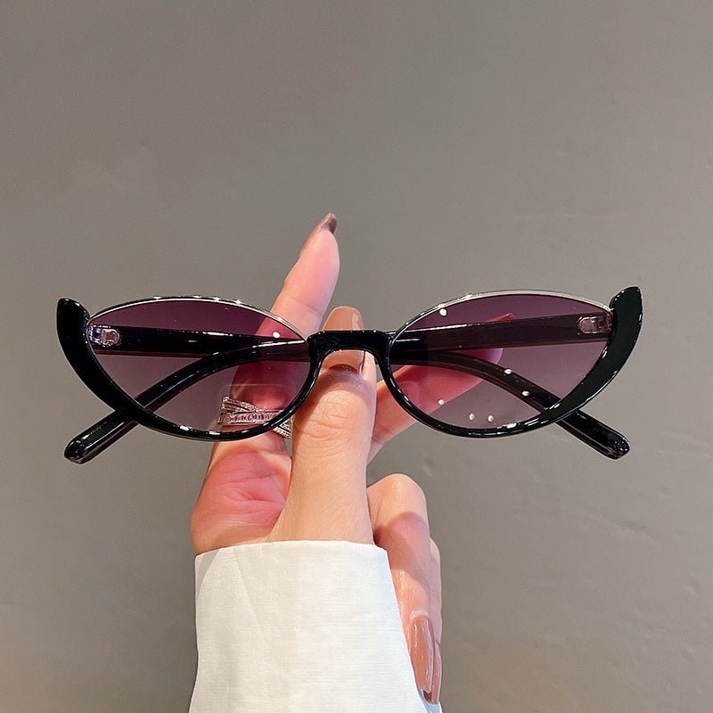Cat Eye Sunglasses Women European And American Fashion Trending $15.52 Dana Fashion Color: Black Frame Gradually Purple Women's Accessories Product information: Applicable scenarios: sun protection, fashion wear, stage performance, party gathering Color:
