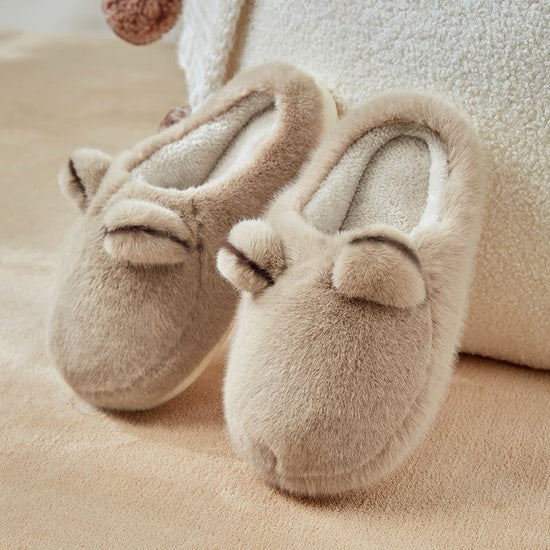 Cat Like Cotton Slippers For Women Autumn And Winter Home And Household Use $95.90 Dana Fashion Color: Dark gray slipper style Shoe size: 40or41 Women's shoes Overview: Unique design, stylish and beautiful. Good material, comfortable feet. A variety of co