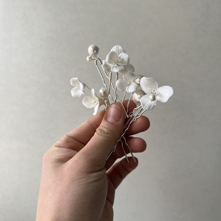 Ceramic Flower Pearl Embellished Bridal Hairpin Hair Plug Simple Hair Accessories $18.50 Dana Fashion Color: A Pair Of Gold Earrings Women's Accessories Product information: Style: Women's Color: gold one set, silver one set, gold earrings one pair (auric