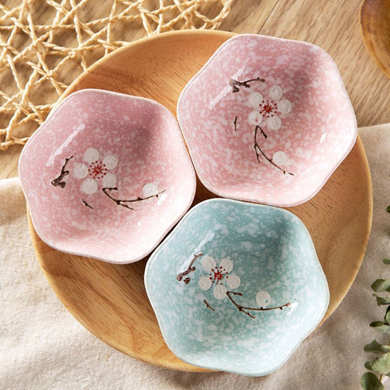 Ceramic Plate Seasoning Sauce Dish Snack Desser Plates Sushi Dishes Flavor Tray Kitchen Kid Bowl Tableware Saucer MOQ2 $25.00 Dana Fashion style: 4PCS A Dana's Kitchen Product Information: Product name: ceramic dipping dish Style: A (blue square) B (pink