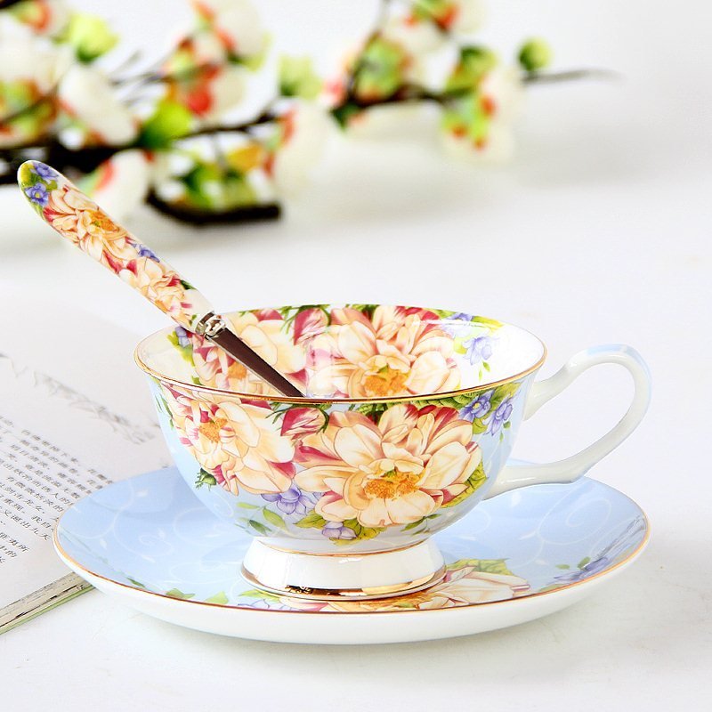 Ceramic plates and cups $51.26 Dana Fashion Color: 5 Set Dana's Kitchen Material: porcelain Style: European style Popular elements: pastoral style Coffee cup accessories: with saucer