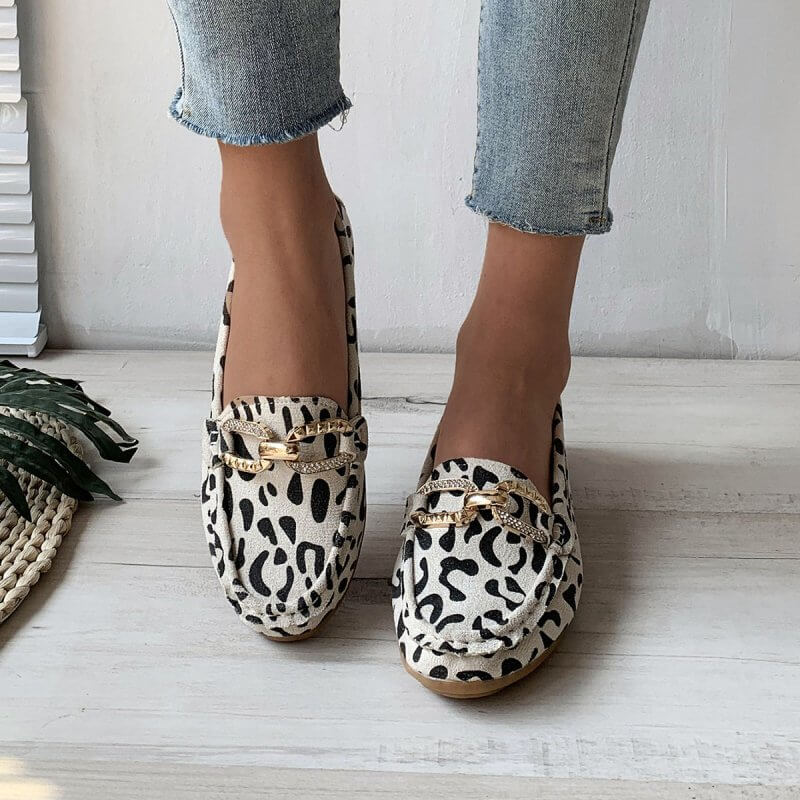 Chain Low-cut Flat Leopard Print Pumps Women $29.90 Dana Fashion Color: Beige Size: 36 Women's shoes Product information: Pattern: Leopard print Lining material: imitation leather Color: creamy-white Upper height: low top Heel height: low heel (1-3CM) Hee