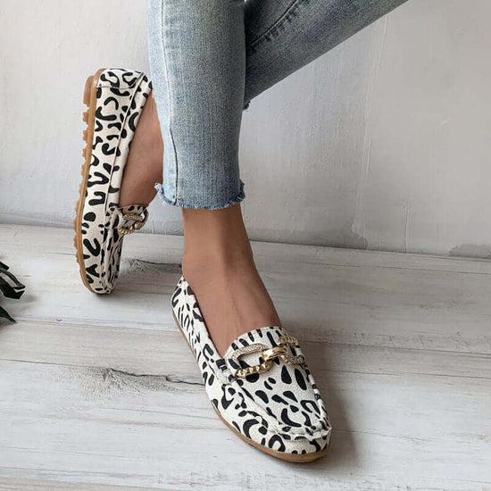 Chain Low-cut Flat Leopard Print Pumps Women $29.90 Dana Fashion Color: Beige Size: 36 Women's shoes Product information: Pattern: Leopard print Lining material: imitation leather Color: creamy-white Upper height: low top Heel height: low heel (1-3CM) Hee