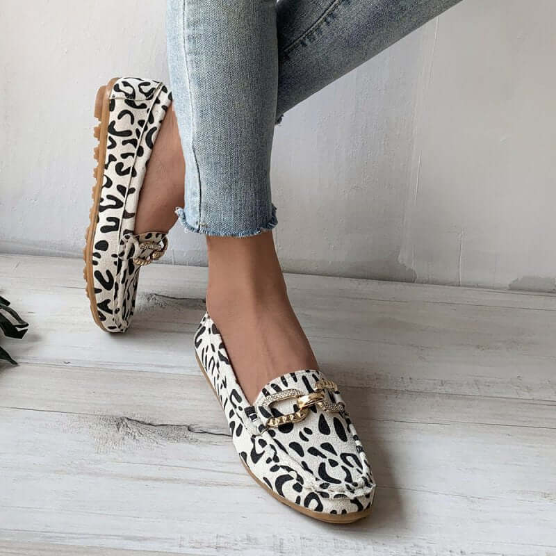 Chain Low-cut Flat Leopard Print Pumps Women $29.90 Dana Fashion Color: Beige Size: 36 Women's shoes Product information: Pattern: Leopard print Lining material: imitation leather Color: creamy-white Upper height: low top Heel height: low heel (1-3CM) Hee
