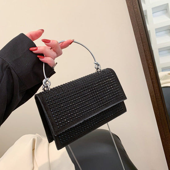 Chain Shoulder Bag Trendy Simple $25.00 Dana Fashion Color: Black Women's Bags Product information: Lining texture: synthetic leather Applicable scenarios: Daily matching Color: black, silver, Rose Red, colorful, pink, purple Outer bag type: Sandwich pock