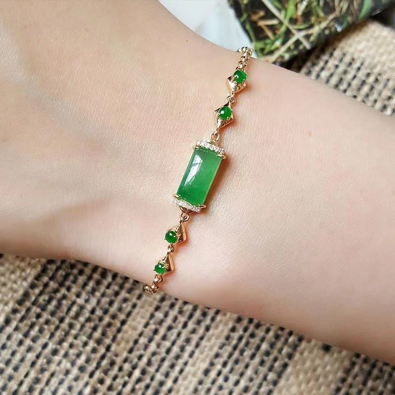 Chalcedony Brand Bracelet Female Yang Green Jade Tube Matching $30.28 Dana Fashion Color: Rose Gold Material: Copper Women's Accessories Product information: Color: rose gold Style: Women's Material: Copper Style: Retro Packing list: Copper bracelet * 1 P