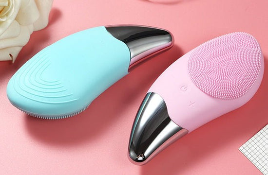 Charging silicone cleansing instrument $37.77 Dana Fashion Color: Green Beauty Tools Product size: 131.2*56 mm Packing size: 150*93*35MM Material; silicone