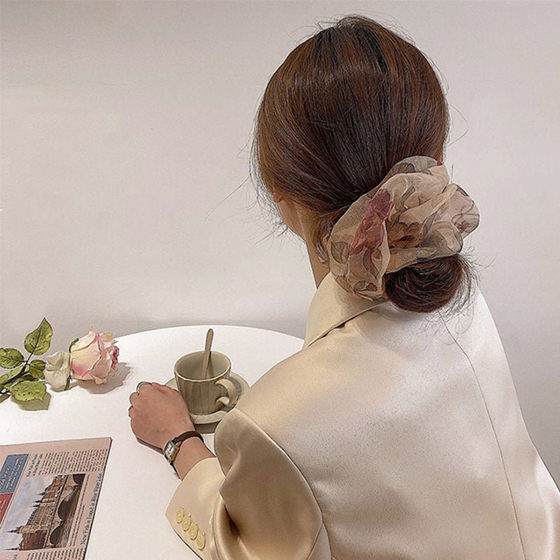 Chiffon Oversized Organza Spring And Summer New Simple Hair Accessories $8.00 Dana Fashion Color: 1 Orange Women's Accessories Product information: Processing Technology: Handmade Color: 1# Orange large intestine hair ring, 2# purple large intestine hair