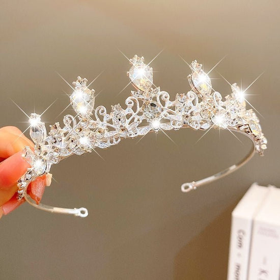 Children's Children's Crown Headdress Girls Princess Crown Hair Clip $23.50 Dana Fashion Color: 27Ruoyan Women's Accessories Product information: Pattern: Cross/Crown/Roman numerals Treatment Process: Electroplating Type: Hair accessories suit Color: 1# d