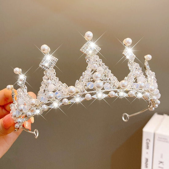 Children's Children's Crown Headdress Girls Princess Crown Hair Clip $23.50 Dana Fashion Color: 21Thousand Rong Women's Accessories Product information: Pattern: Cross/Crown/Roman numerals Treatment Process: Electroplating Type: Hair accessories suit Colo