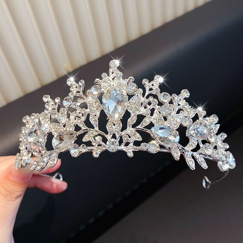 Children's Children's Crown Headdress Girls Princess Crown Hair Clip $23.50 Dana Fashion Color: 6Rhinestone Coral Crown Women's Accessories Product information: Pattern: Cross/Crown/Roman numerals Treatment Process: Electroplating Type: Hair accessories s