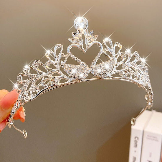 Children's Children's Crown Headdress Girls Princess Crown Hair Clip $23.50 Dana Fashion Color: 22Half South Women's Accessories Product information: Pattern: Cross/Crown/Roman numerals Treatment Process: Electroplating Type: Hair accessories suit Color: