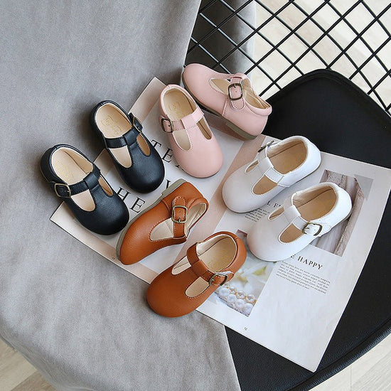 Children's pea shoes versatile single shoes baby shoes $24.89 Dana Fashion Color: Black Size: 15 Baby & Mother Origin: Taizhou, Zhejiang Upper material: artificial Pu Applicable age: Children's clothing (1-3 years old), children's clothing (4-6 years old)