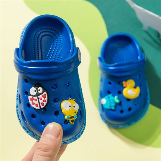 Children's Slippers Summer Boys Baby Sandals And Slippers Girls Hole Shoe $18.73 Dana Fashion Color: Royal blu Shoe size: 18 Baby & Mother Product information Place of Origin: Other Product Category: Sandals Applicable gender: male Upper material: other F
