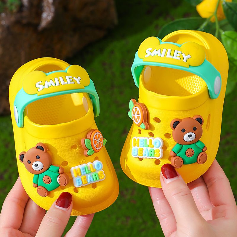 Children's Slippers Summer Cute Outdoor Soft Bottom Non-slip Boys And Girls Sandals Infant Kid Baby Hole Shoes $12.69 Dana Fashion Color: Yellow size: 120 Baby & Mother Product information: Pattern: Cartoon Whether there is light: no Color: pink, royal bl