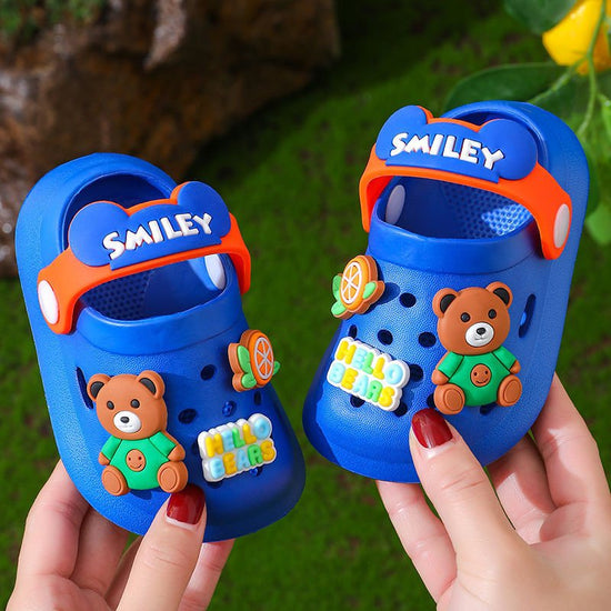 Children's Slippers Summer Cute Outdoor Soft Bottom Non-slip Boys And Girls Sandals Infant Kid Baby Hole Shoes $31.22 Dana Fashion Color: Royal Blue size: 120 Baby & Mother Product information: Pattern: Cartoon Whether there is light: no Color: pink, roya
