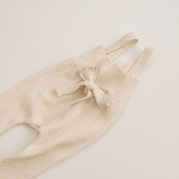 Apricot color