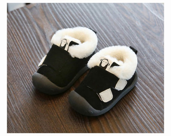 Children's Toddler Shoes $47.08 Dana Fashion Color: Black Size: 14 style: With Logo Baby & Mother Product category: cotton shoes Upper material: velvet Function: warm, wear-resistant, non-slip 14 yards / inner length 12cm, 15 yards / inner length 12.5cm,