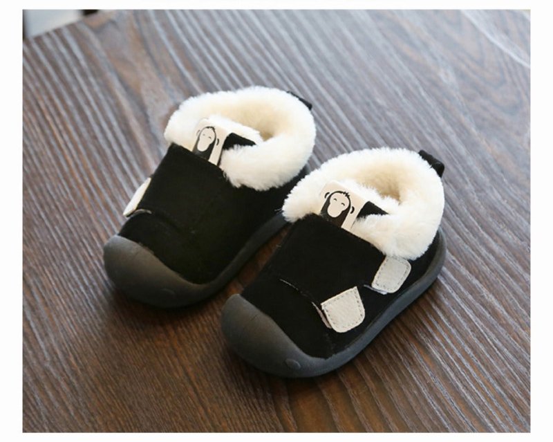 Children's Toddler Shoes $47.08 Dana Fashion Color: Black Size: 14 style: With Logo Baby & Mother Product category: cotton shoes Upper material: velvet Function: warm, wear-resistant, non-slip 14 yards / inner length 12cm, 15 yards / inner length 12.5cm,