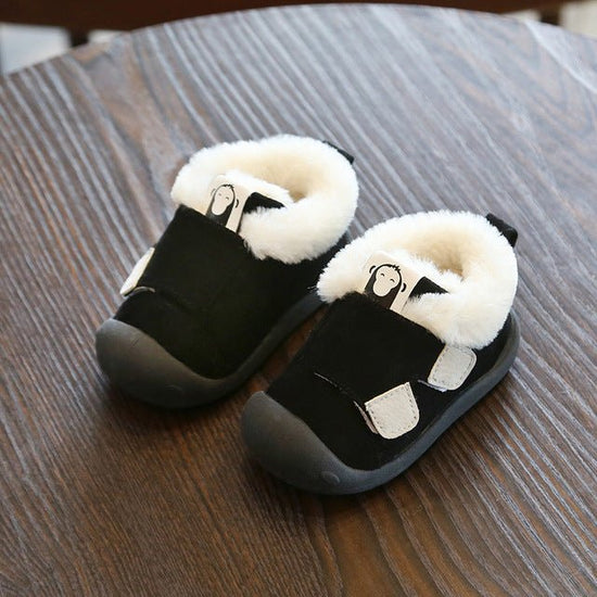 Children's Toddler Shoes $47.08 Dana Fashion Color: Black Size: 14 style: With Logo Baby & Mother Product category: cotton shoes Upper material: velvet Function: warm, wear-resistant, non-slip 14 yards / inner length 12cm, 15 yards / inner length 12.5cm,
