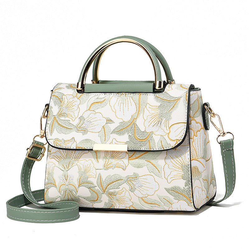 Chinese Style Printed Trendy Women's Shoulder Messenger Bag $32.99 Dana Fashion Color: Black Size: 23cmX11cmX18cm Women's Bags Product information: Lining texture: Polyester Applicable scenario: Daily matching Color: pink, black, green, white, khaki Outer