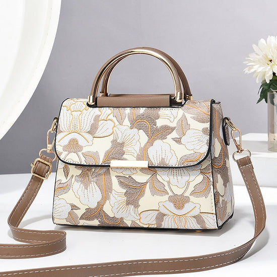 Chinese Style Printed Trendy Women's Shoulder Messenger Bag $32.99 Dana Fashion Color: Khaki Size: 23cmX11cmX18cm Women's Bags Product information: Lining texture: Polyester Applicable scenario: Daily matching Color: pink, black, green, white, khaki Outer