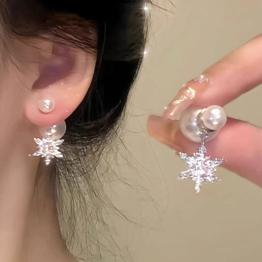 Christmas Full Diamond Snowflake Pearl Stud Earrings $20.78 Dana Fashion Color: Snowflake Pearl Earrings Women's Accessories Product information: Treatment Process: inlaid zircon Color: Snowflake pearl earrings Applicable population: Female Material: Copp