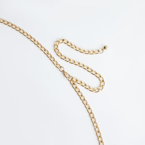 Classic Retro Turquoise Waist Belly Chain For Women Summer Beach Sexy Simple Body Chain Jewelry Accessories Gift $20.00 Dana Fashion Color: Gold Women's Accessories Jewelry maintenance. Avoid contact with chemicals. You shouldn't wear it before makeup. Av