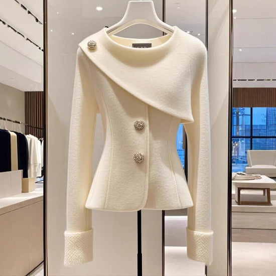 Classic Style White Coat Autumn High-grade Top $89.90 Dana Fashion Color: White Coat Size: L Women's clothing Product information: Pattern: solid color Thickness: medium Fabric name: Cotton Color: white coat Sleeve type: regular sleeve Main fabric composi