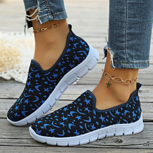 Cloth Cover Light Bottom Comfortable Slip-on Sports Shoes $29.58 Dana Fashion Color: Blue Size: 36 Women's shoes Product information: Pattern: solid color Applicable sports: Universal Lining material: cloth Color: white, blue, gray, fluorescent color Uppe