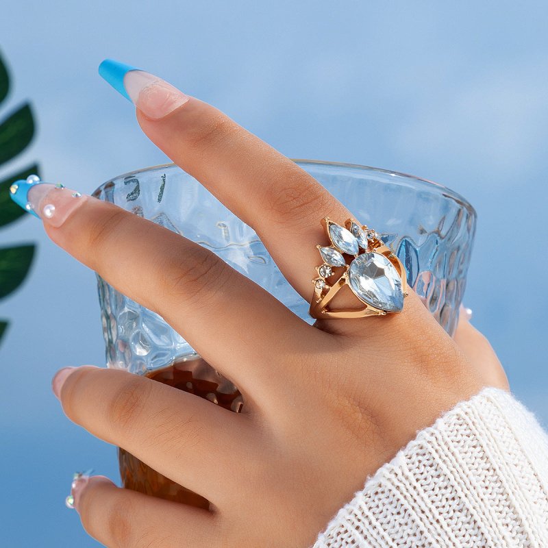 Color Diamond Four-piece Ring $12.00 Dana Fashion Color: 22497gold Women's Accessories Product information: Type: Ring Treatment Process: Electroplating Color: 23643-Green, 23643-Rose Red, 23643-blue, 23643-silver Green, 23643-black, 23643-Silver Rose Red