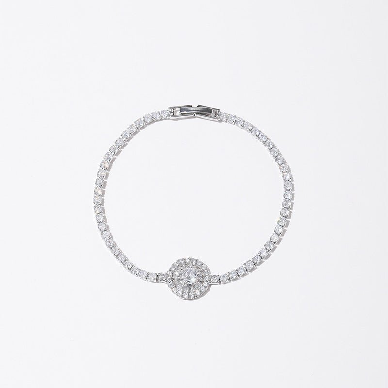 Color-preserving Light Luxury Full Zircon Exquisite Bracelet $21.37 Dana Fashion Color: KB0543 Purity: 18K Women's Accessories Product information: Treatment Process: Diamond Color: KB0543 Material: Copper Purity: 18K Shape: Geometry Popular elements: cha
