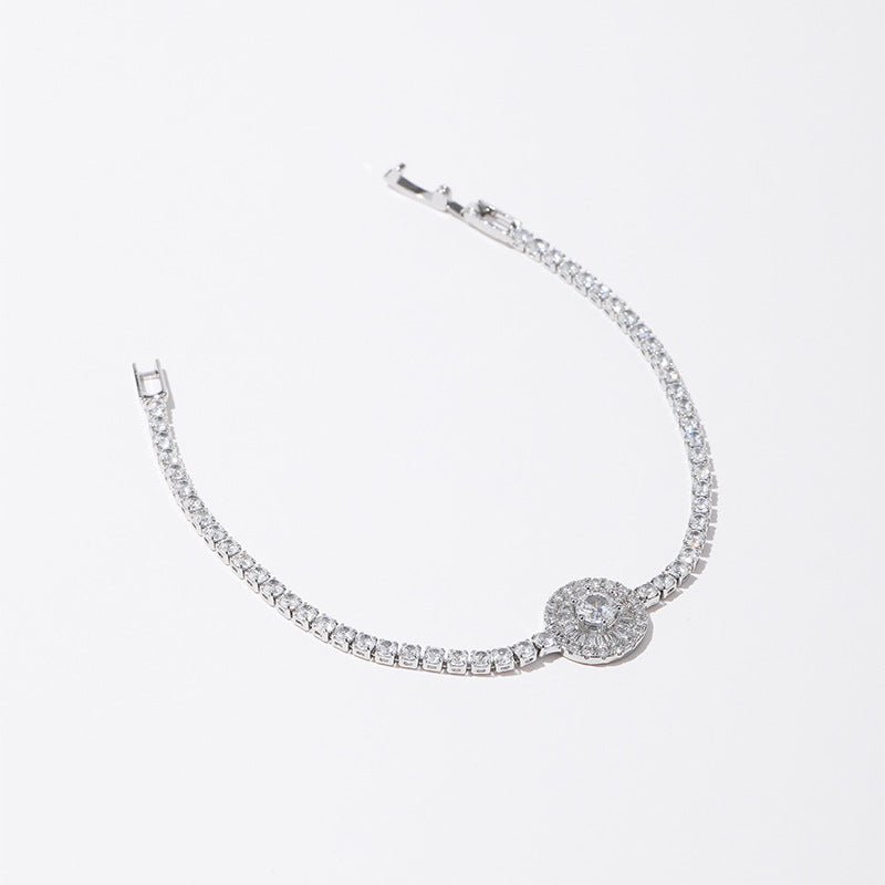 Color-preserving Light Luxury Full Zircon Exquisite Bracelet $21.37 Dana Fashion Color: KB0543 Purity: 18K Women's Accessories Product information: Treatment Process: Diamond Color: KB0543 Material: Copper Purity: 18K Shape: Geometry Popular elements: cha