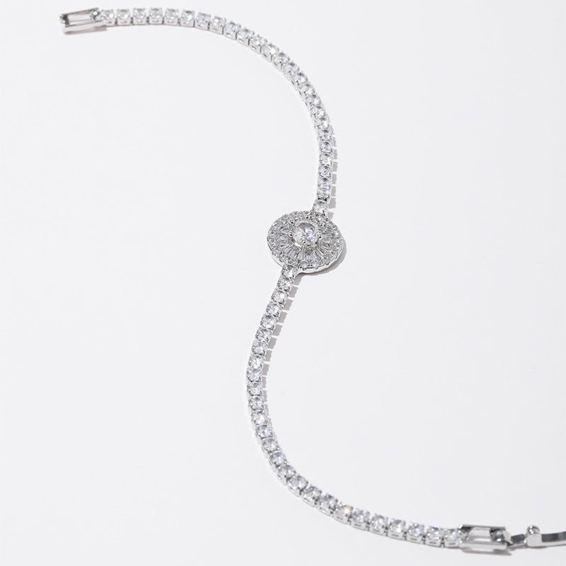 Color-preserving Light Luxury Full Zircon Exquisite Bracelet $21.37 Dana Fashion Color: KB0543 Purity: 18K Women's Accessories Product information: Treatment Process: Diamond Color: KB0543 Material: Copper Purity: 18K Shape: Geometry Popular elements: cha