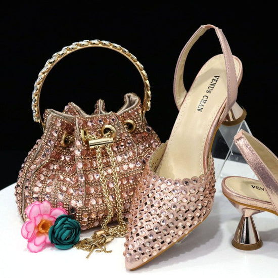 Colorful Stone Bucket Handbag With Pointed Toe Women's Pumps Middle Heel $169.00 Dana Fashion Color: Black Color Size: 37 Women's shoes Product information: Pattern: Abstract Lining material: PU Color: black, silver, wine red, blue, green, gold, Champagne