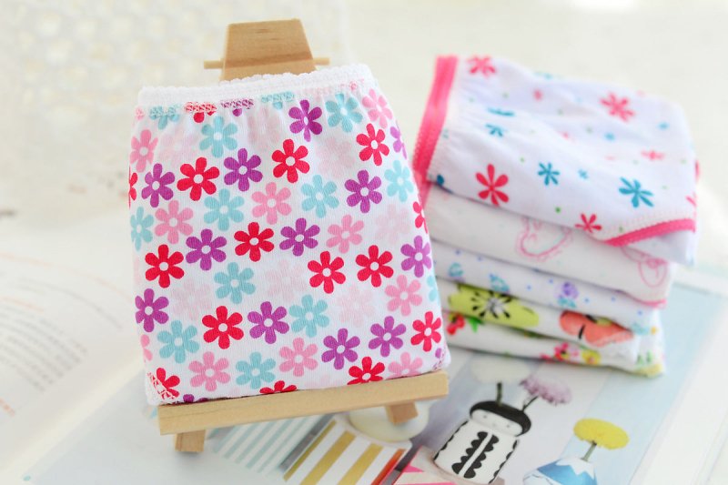 Comfortable Cotton Children'S Briefs Cartoon Baby Pants Children'S Underwear Underwear $20.35 Dana Fashion Color: Color mixing Size: 11to12 Baby Clothing Product information: Fabric name: cotton Security level: Class B Color: mixed color Applicable gender